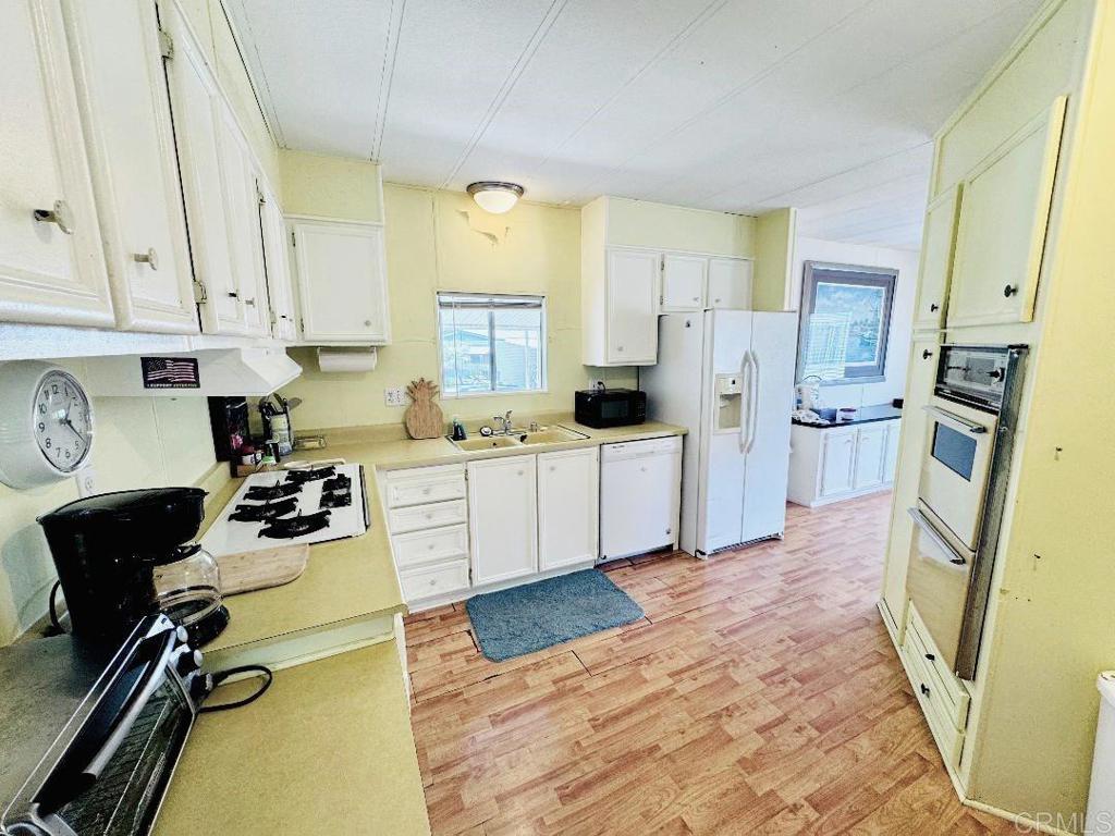 2130 Sunset Drive 122 Property Photo 9