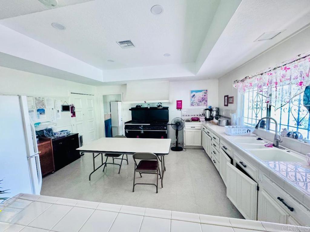 2130 Sunset Drive 122 Property Photo 34