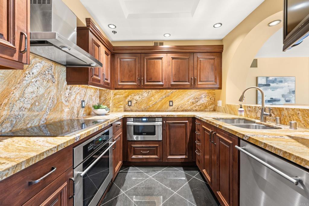 200 Harbor Drive 803 Property Photo 1