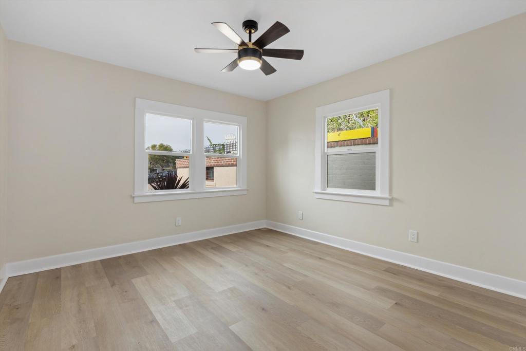 2453 Curlew St Property Photo 10