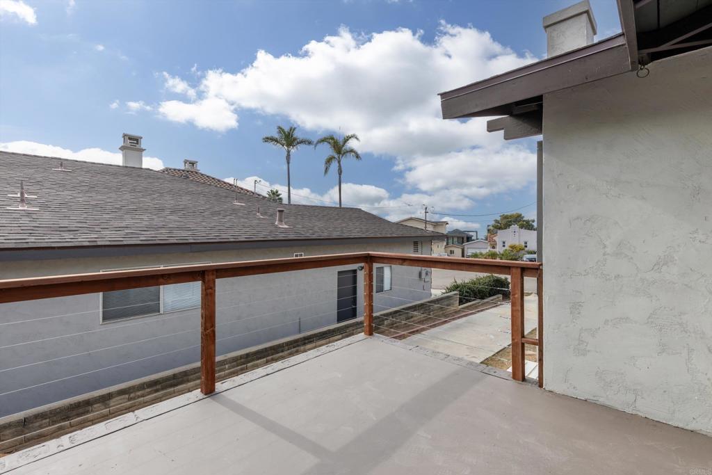 2453 Curlew St Property Photo 11