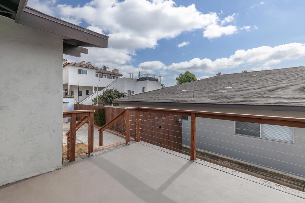 2453 Curlew St Property Photo 13