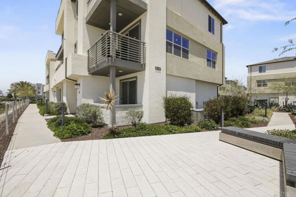 1891 Cosmopolitan Lane 6 Property Photo 2