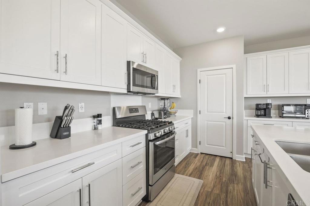 1891 Cosmopolitan Lane 6 Property Photo 16