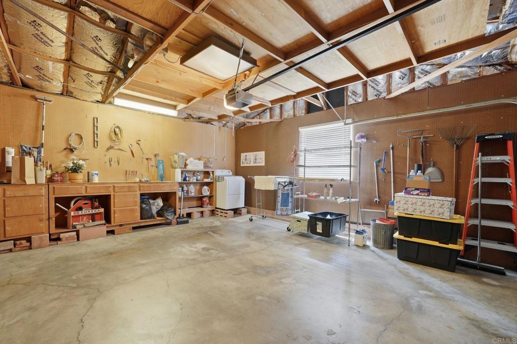 2121 E 4th Street Property Photo 29