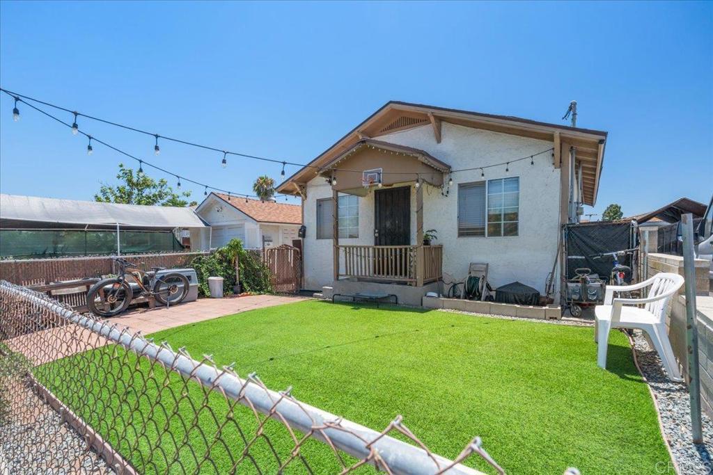 4811 Castle Avenue Property Photo 1