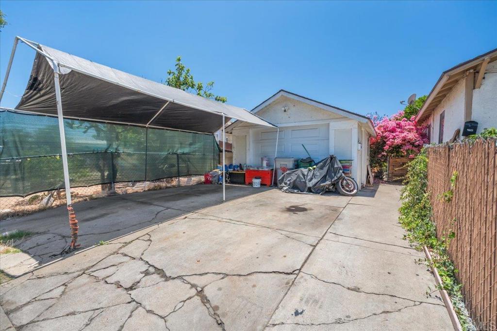 4811 Castle Avenue Property Photo 3