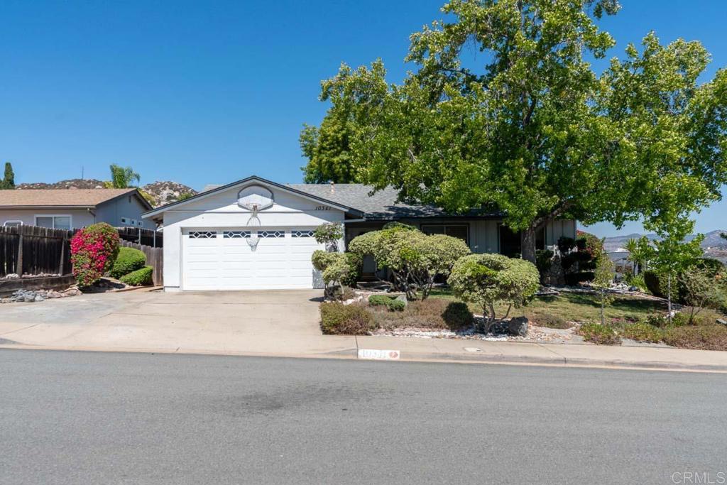 10341 Santana St Property Photo 1