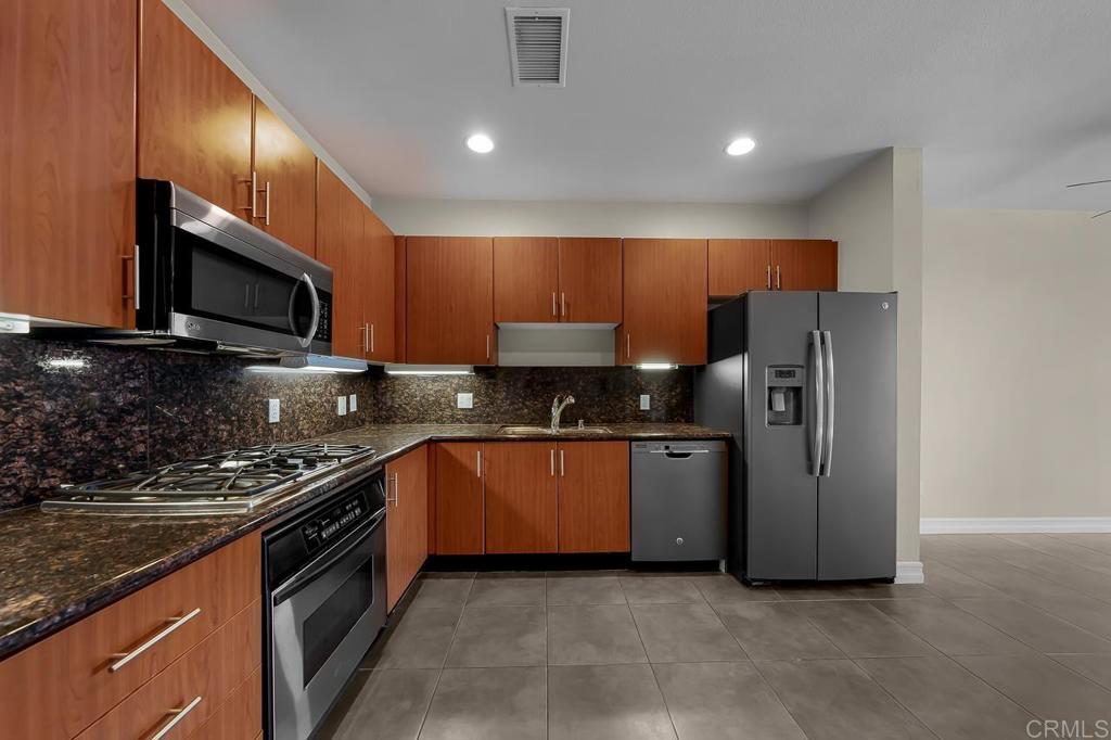 550 Park Blvd 2408 Property Photo 4