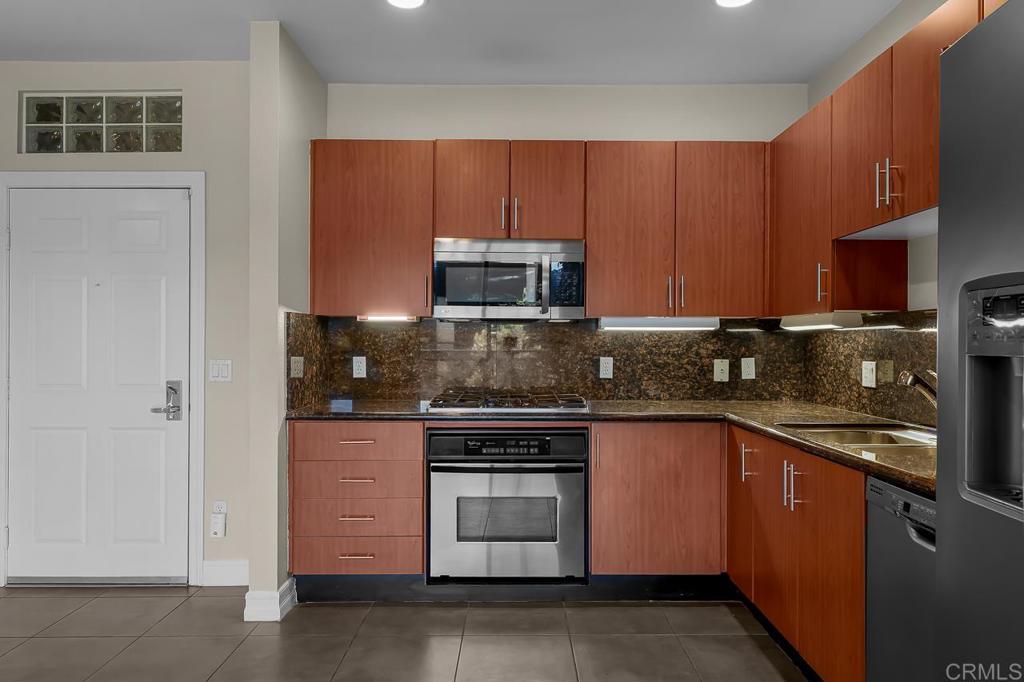 550 Park Blvd 2408 Property Photo 5
