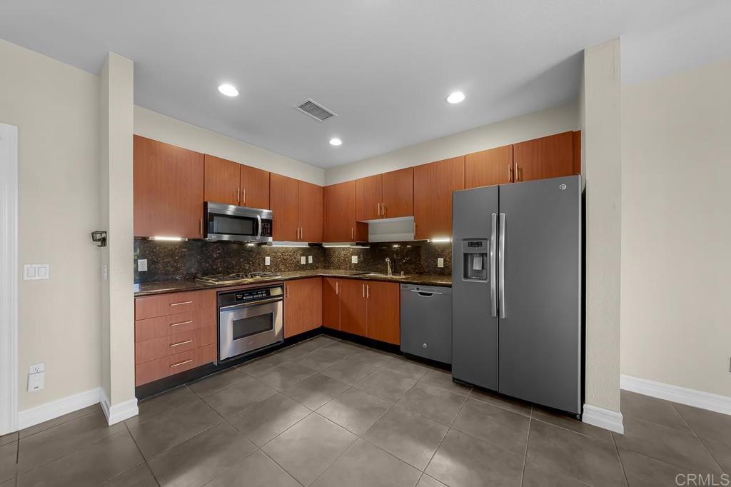 550 Park Blvd 2408 Property Photo 6
