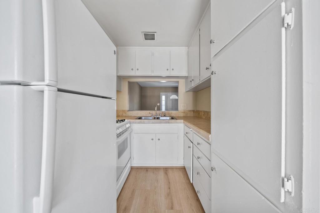 467 Woodlawn Avenue C Property Photo 4