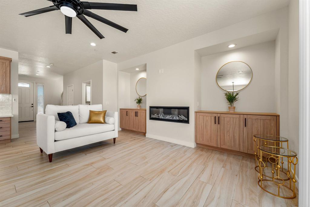 14277 Glenview Court Property Photo 9