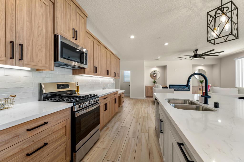 14277 Glenview Court Property Photo 18