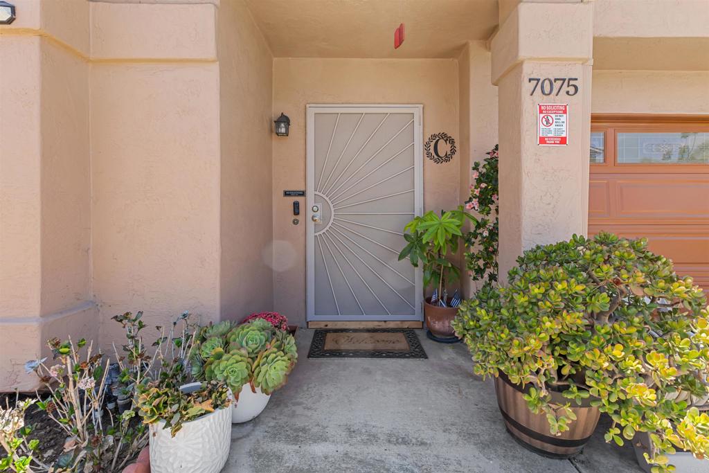 7075 Oak Glenn Ct Property Photo 10