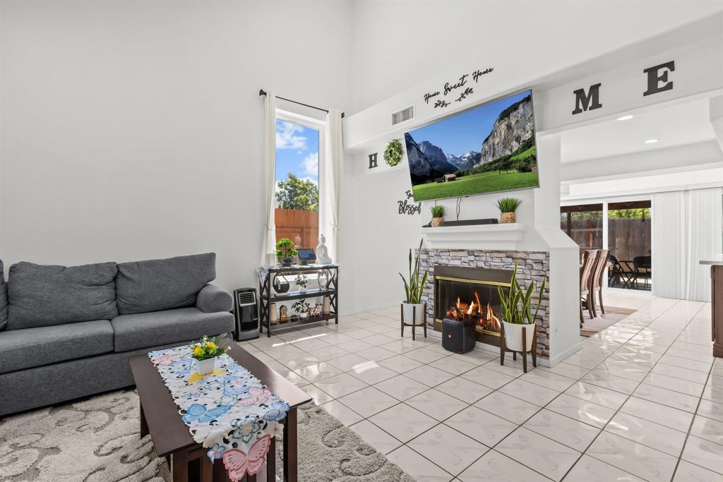 7075 Oak Glenn Ct Property Photo 12