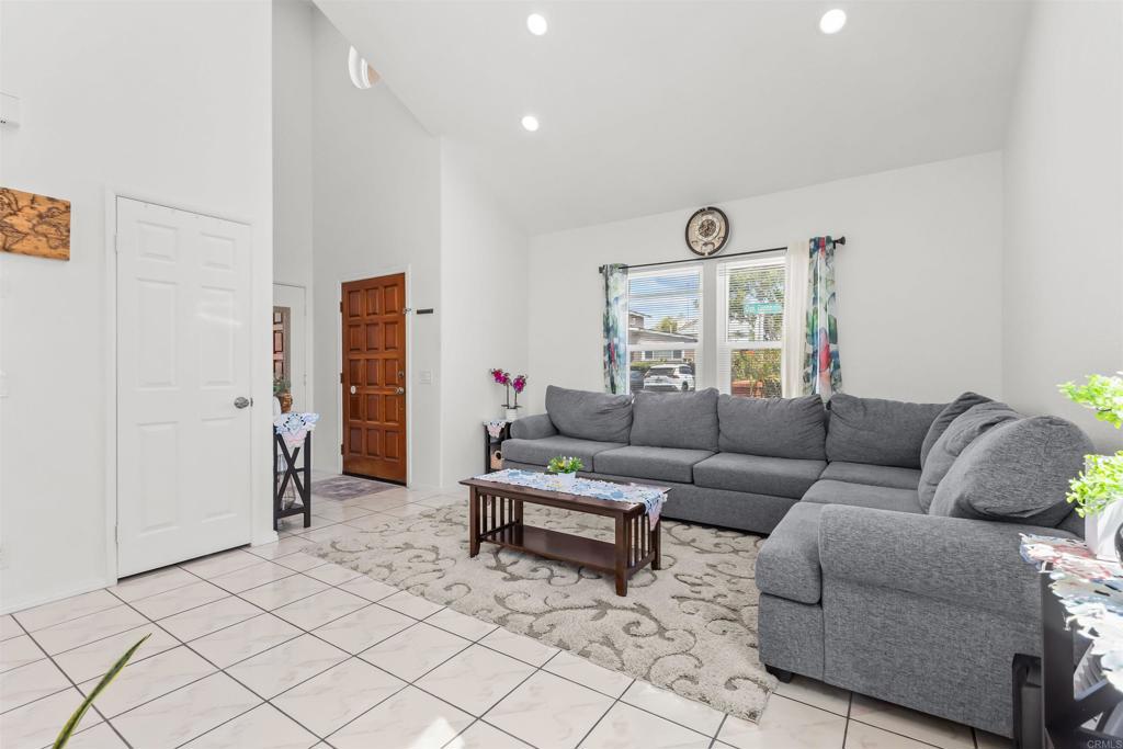 7075 Oak Glenn Ct Property Photo 14