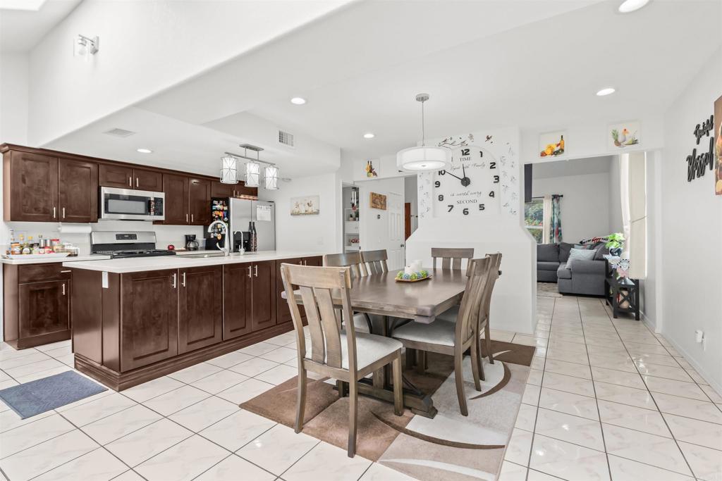 7075 Oak Glenn Ct Property Photo 18