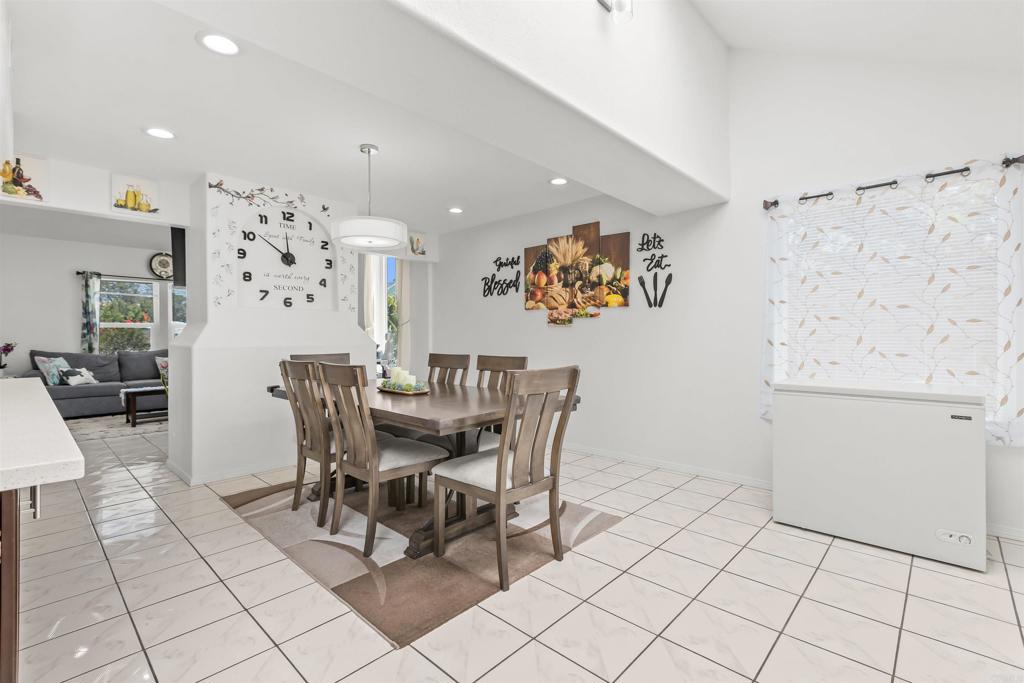 7075 Oak Glenn Ct Property Photo 19