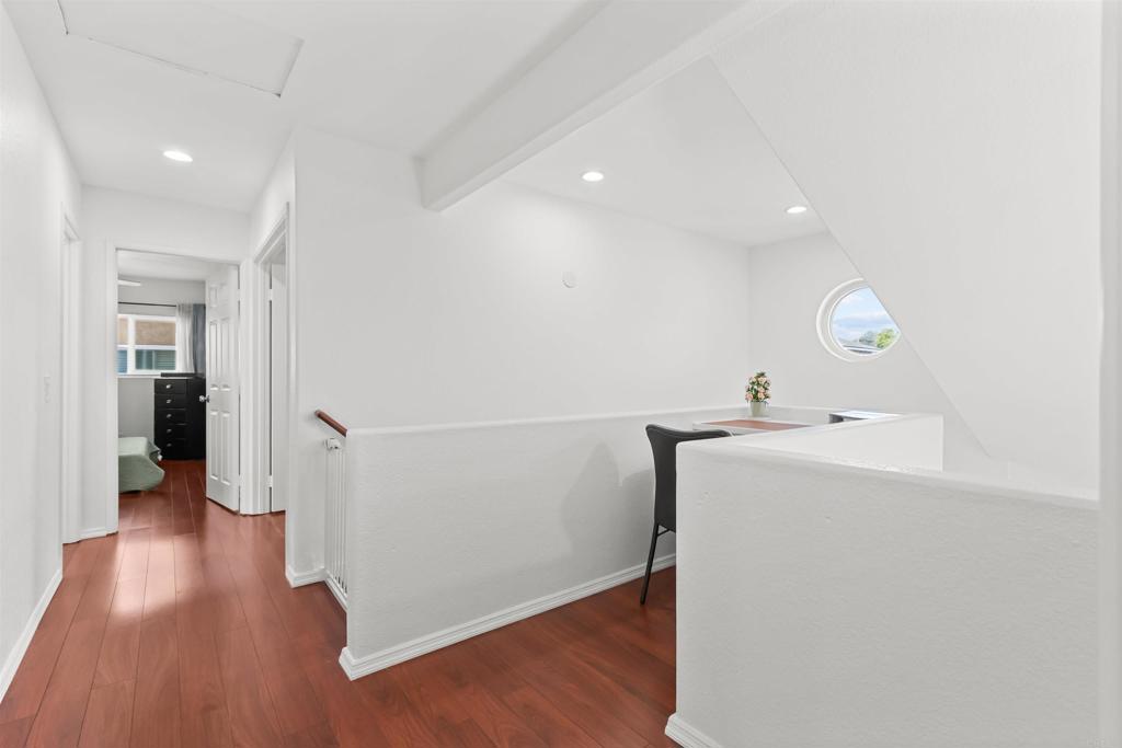 7075 Oak Glenn Ct Property Photo 26