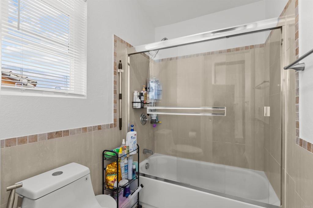 7075 Oak Glenn Ct Property Photo 38