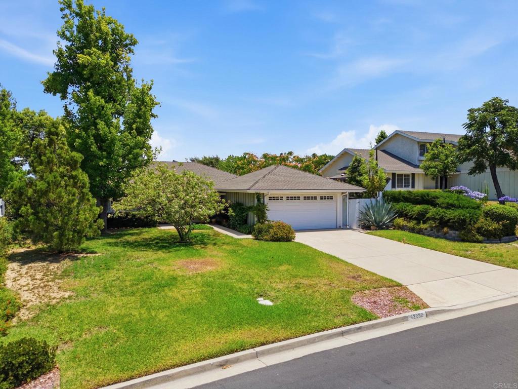 42230 Cosmic Dr Property Photo 4