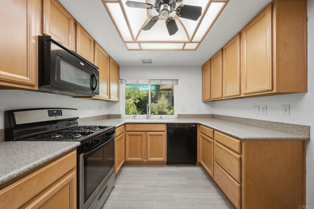 42230 Cosmic Dr Property Photo 14