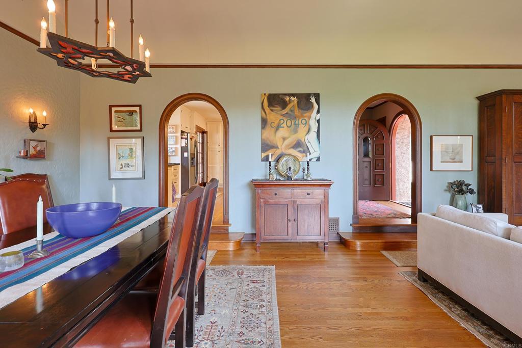 1027 Adella Property Photo 4