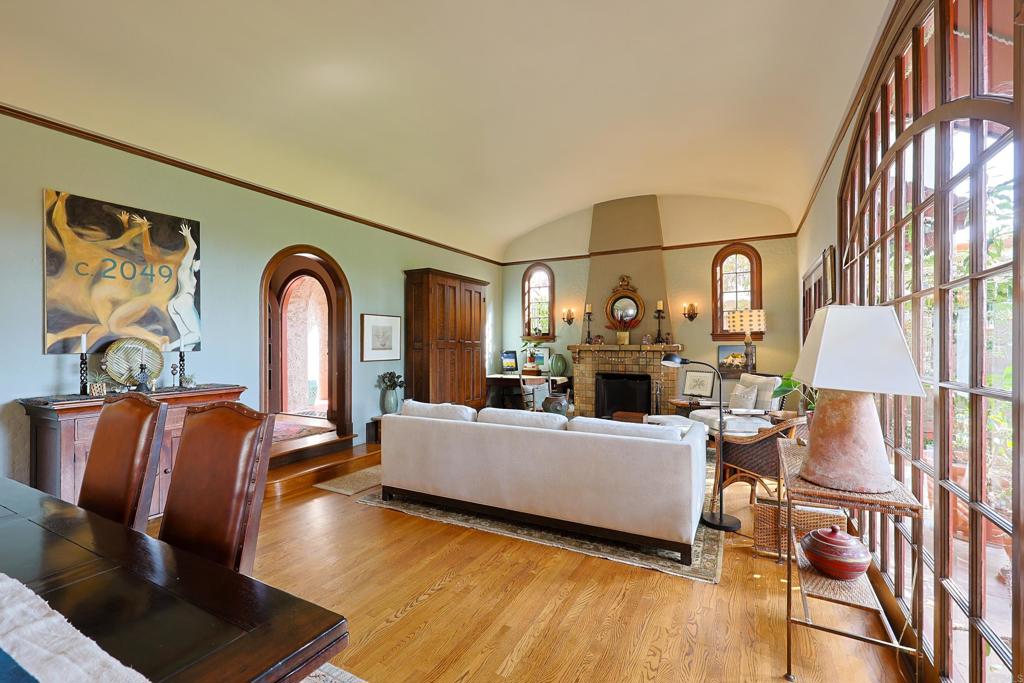 1027 Adella Property Photo 5