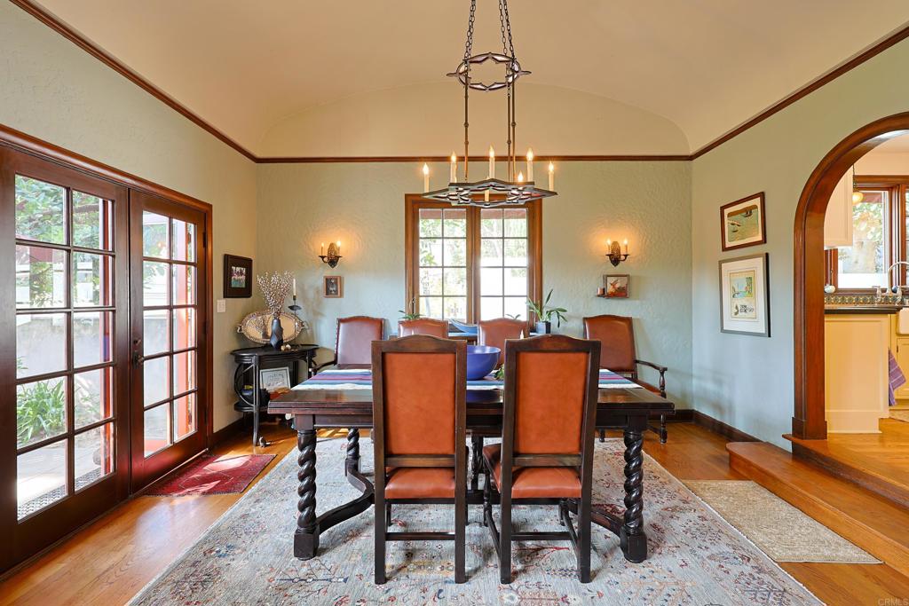 1027 Adella Property Photo 6