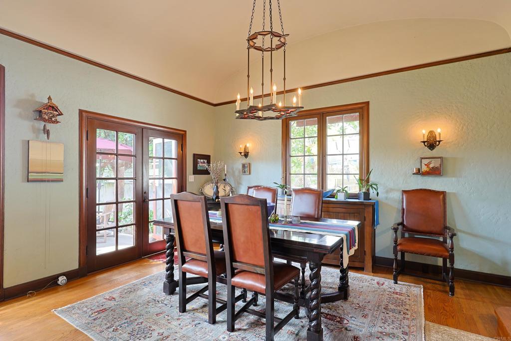 1027 Adella Property Photo 7
