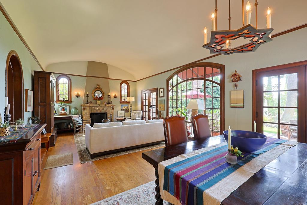1027 Adella Property Photo 8