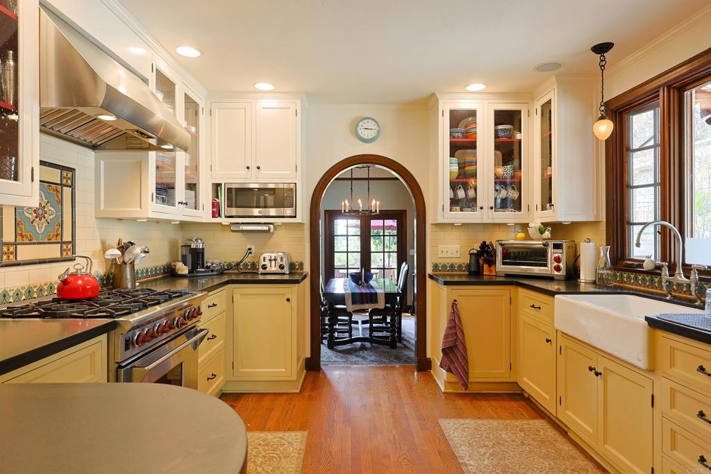 1027 Adella Property Photo 12