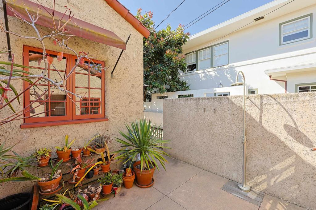 1027 Adella Property Photo 49