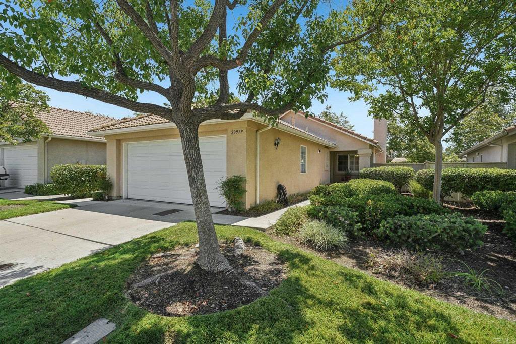 23979 Via Astuto Property Photo 3