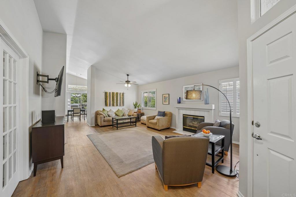 23979 Via Astuto Property Photo 7