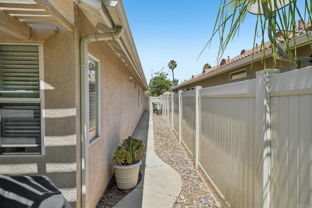 23979 Via Astuto Property Photo 34