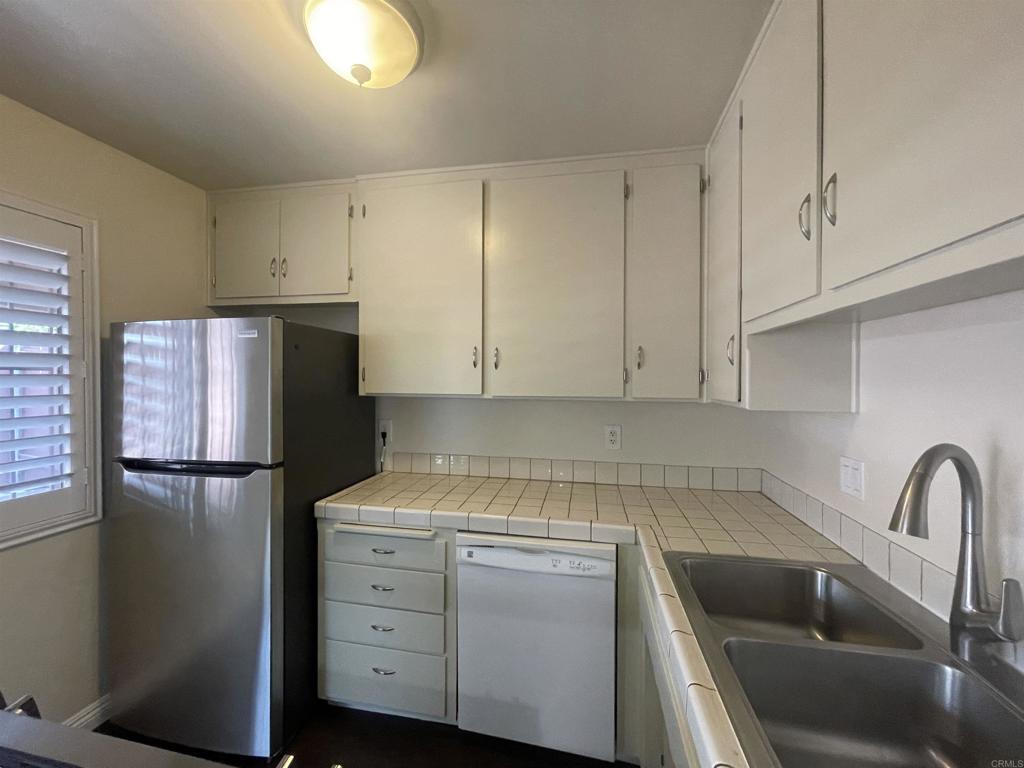 270 H Street B Property Photo 4