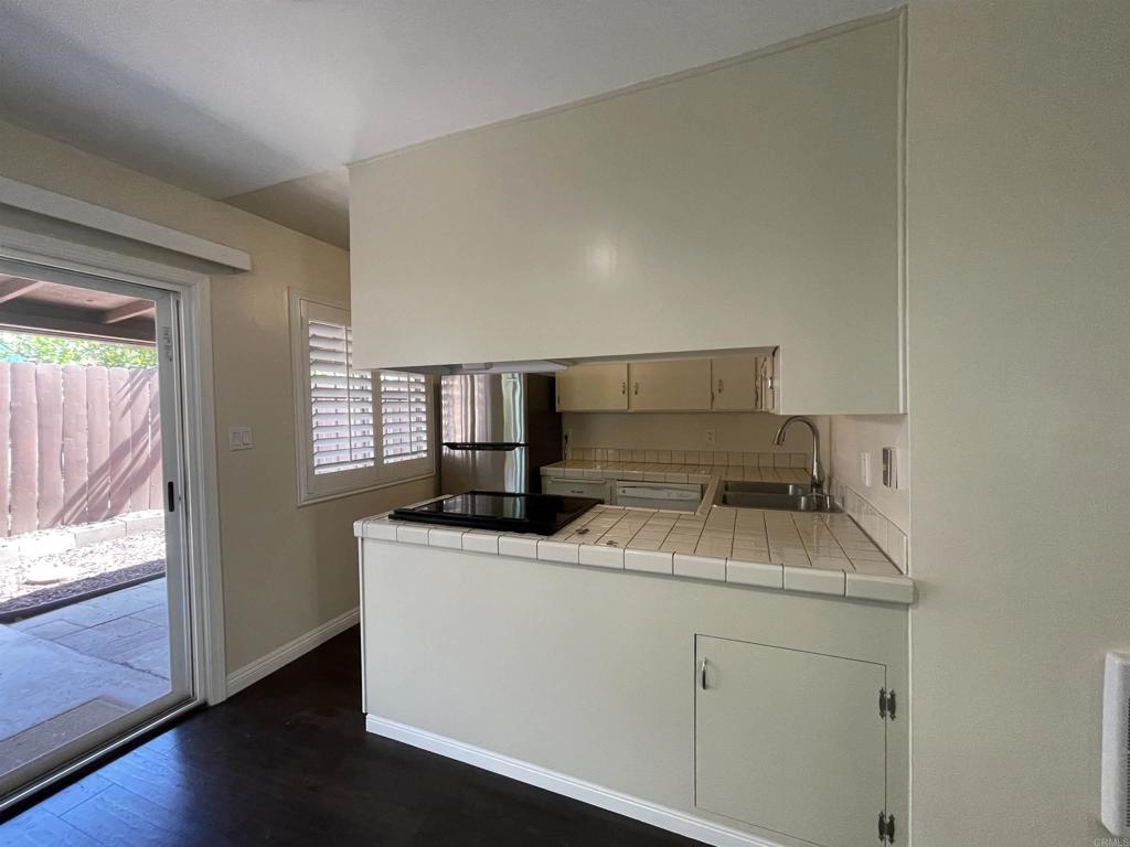 270 H Street B Property Photo 5