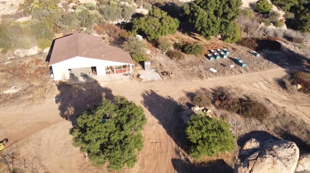 24352 Featherstone Canyon Rd Property Photo 6