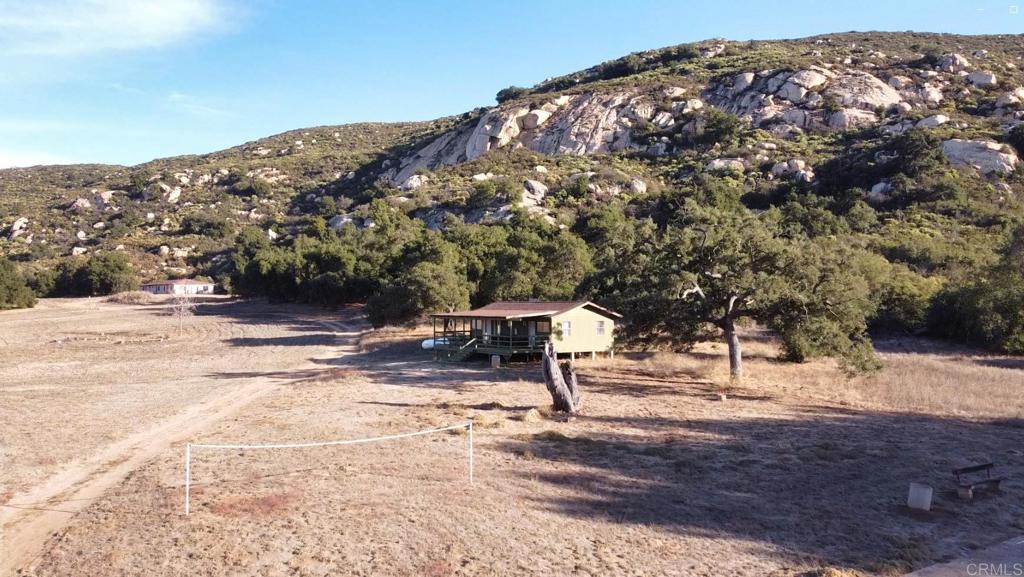 24352 Featherstone Canyon Rd Property Photo 11