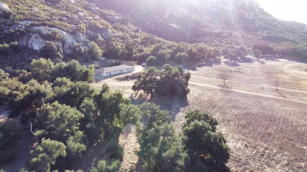 24352 Featherstone Canyon Rd Property Photo 14