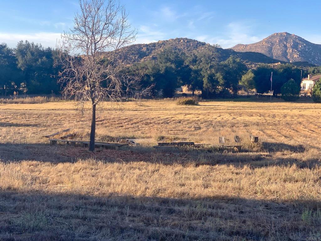 24352 Featherstone Canyon Rd Property Photo 21