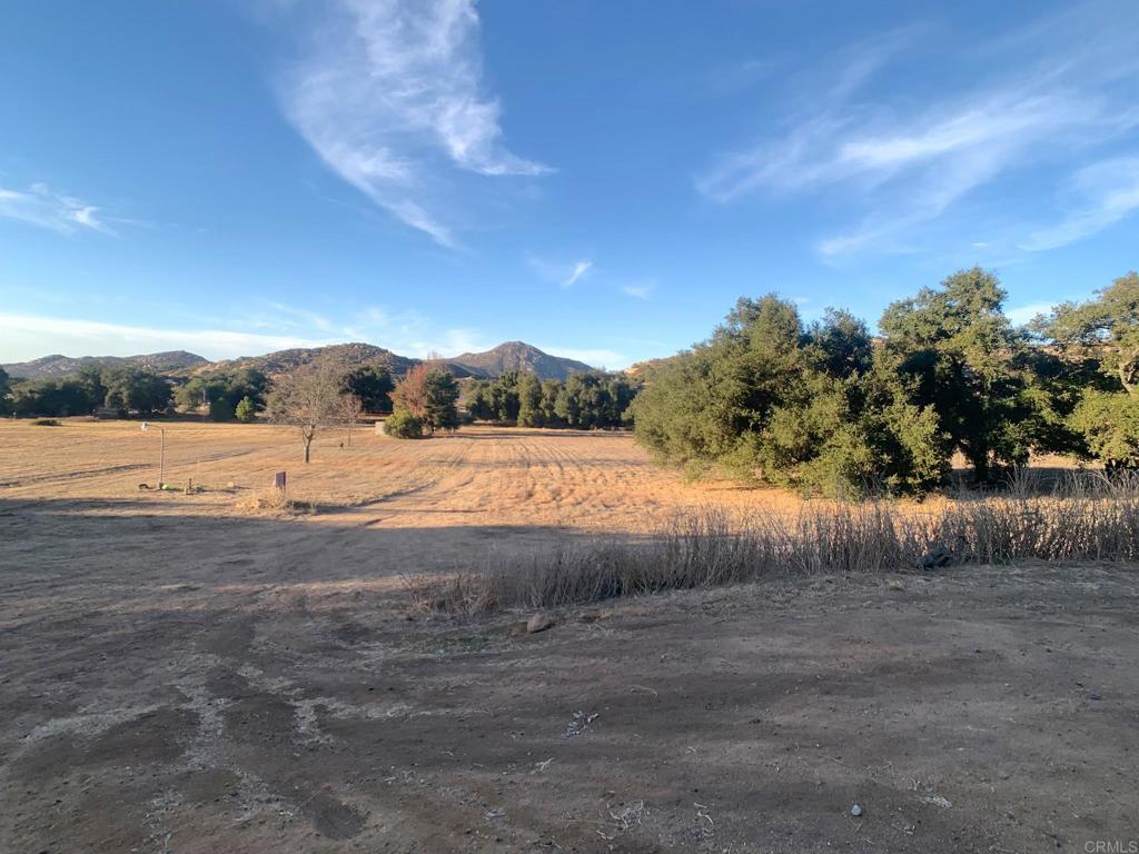 24352 Featherstone Canyon Rd Property Photo 29