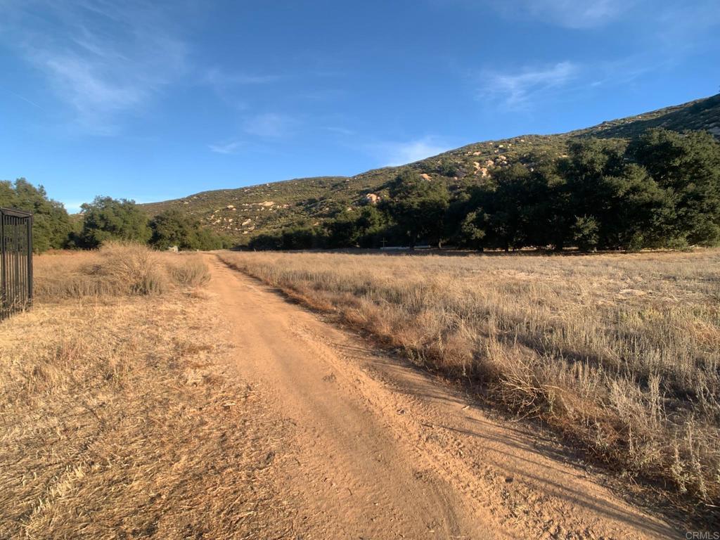 24352 Featherstone Canyon Rd Property Photo 41