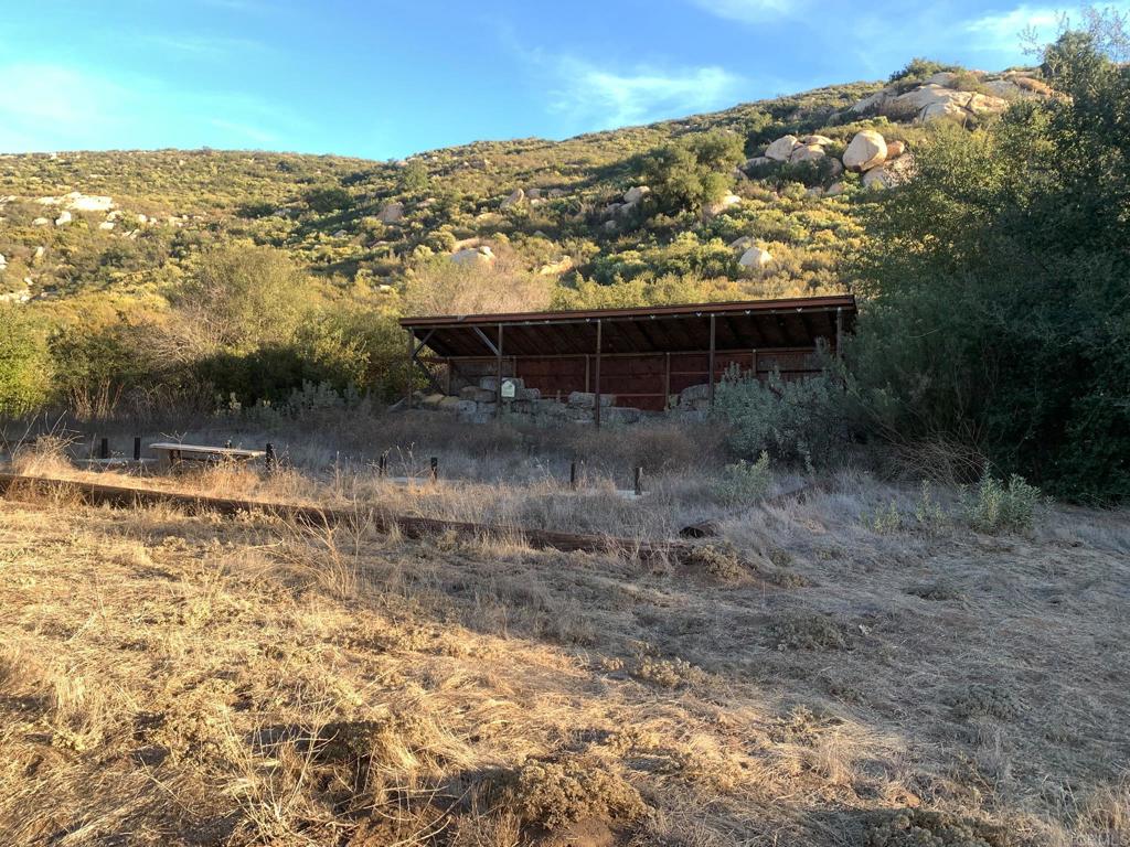 24352 Featherstone Canyon Rd Property Photo 67