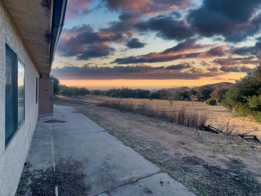24352 Featherstone Canyon Rd Property Photo 69