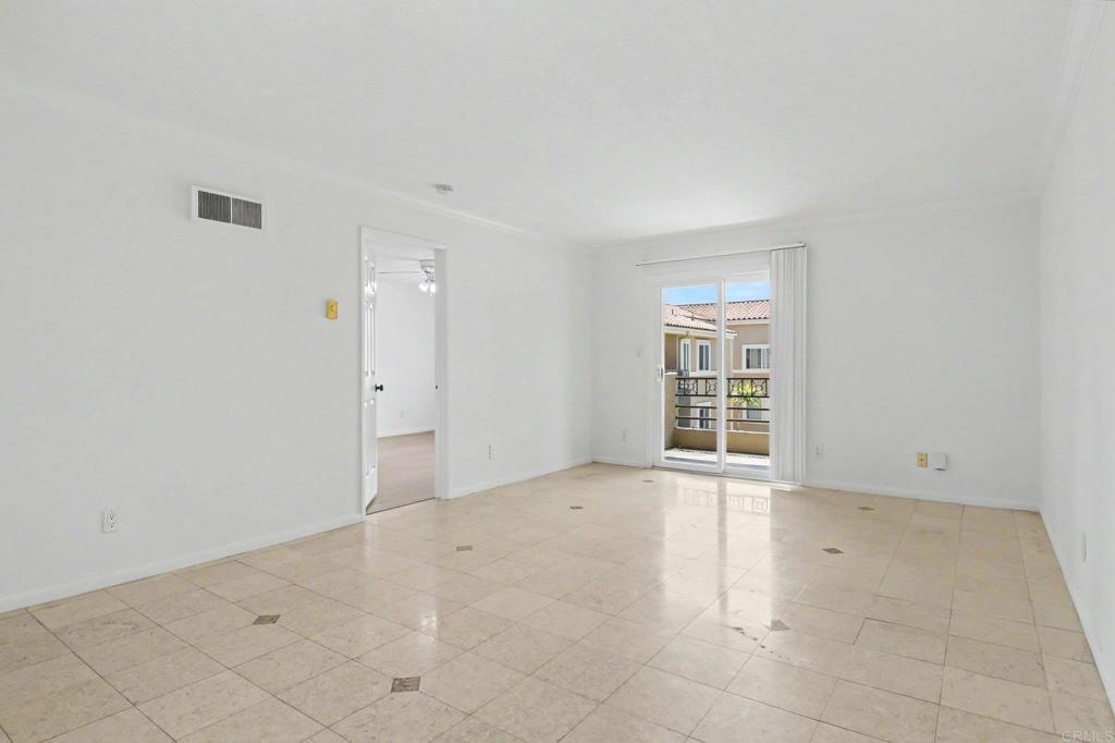 7405 Charmant Dr 2022 Property Photo 10