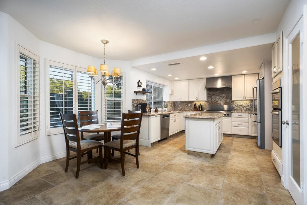 2738 Victoria Cir Property Photo 15