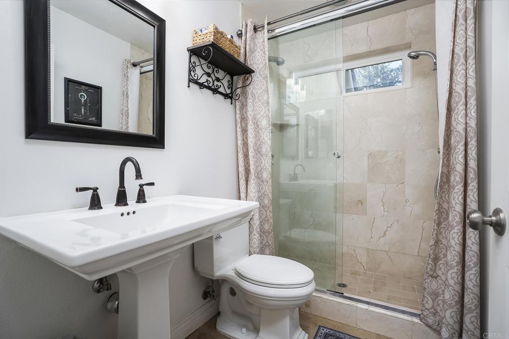 2738 Victoria Cir Property Photo 20